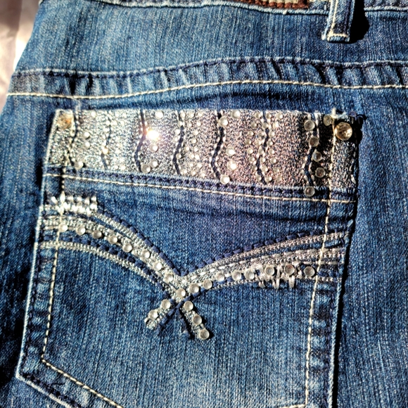 NEW Plus Size Women's Jeans - Picture 3 of 11